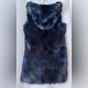 Black noir women’ black/blue/green faux fur hoop & loop hooded vest.Sz M